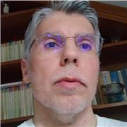 Soy un profesor trabajador y me adapto fácilmente a los alumnos, independientemente de su edad, para sacar los objetivos adelante